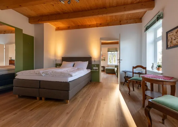 Kiwilodge